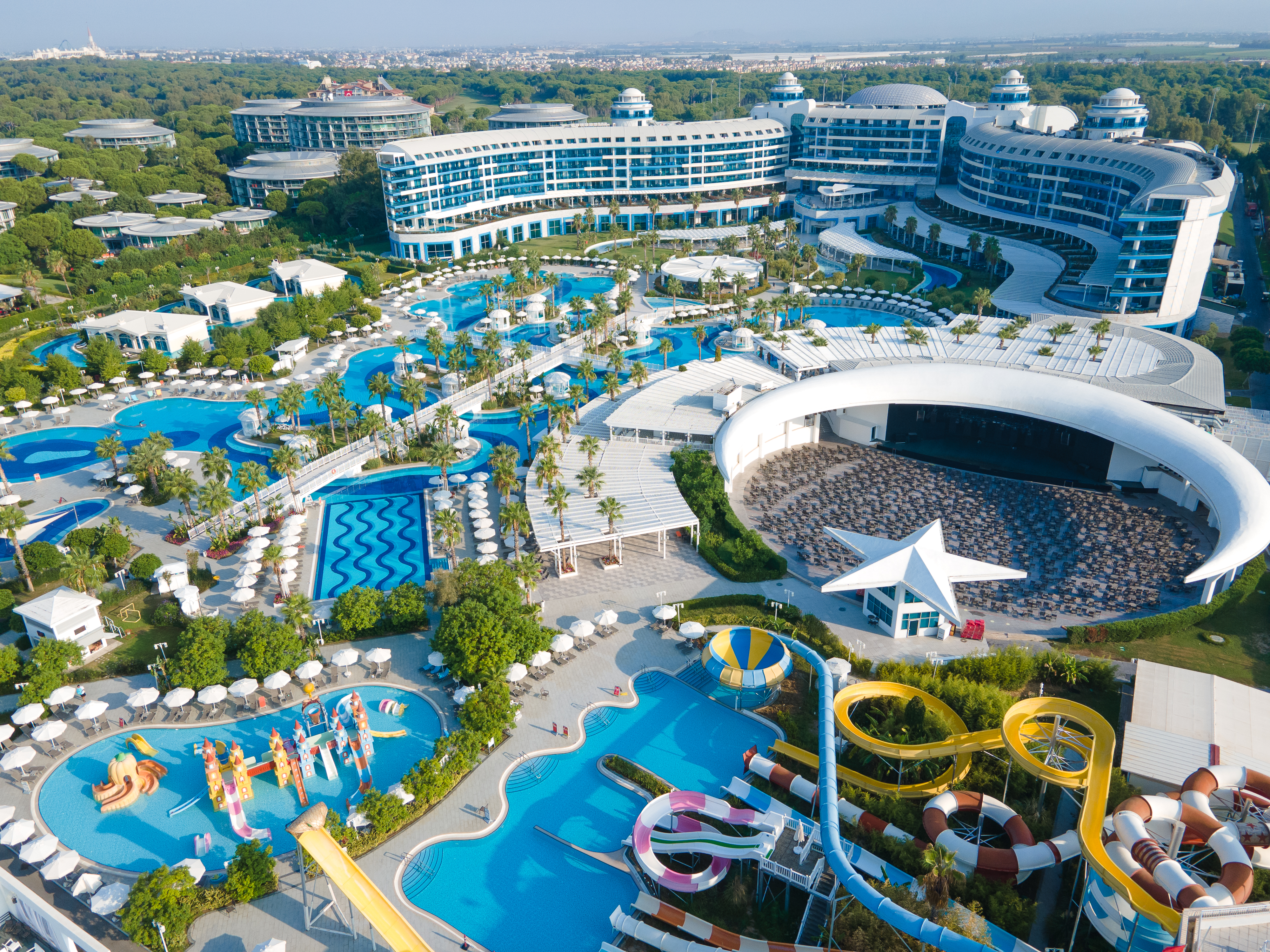 Sueno Deluxe Hotel